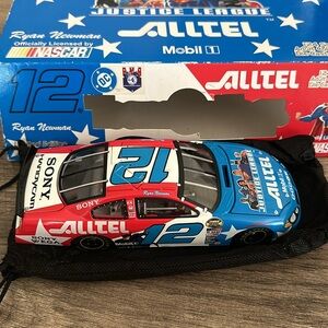 2004 NASCAR collectible die-cast car (Ryan Newman #12)